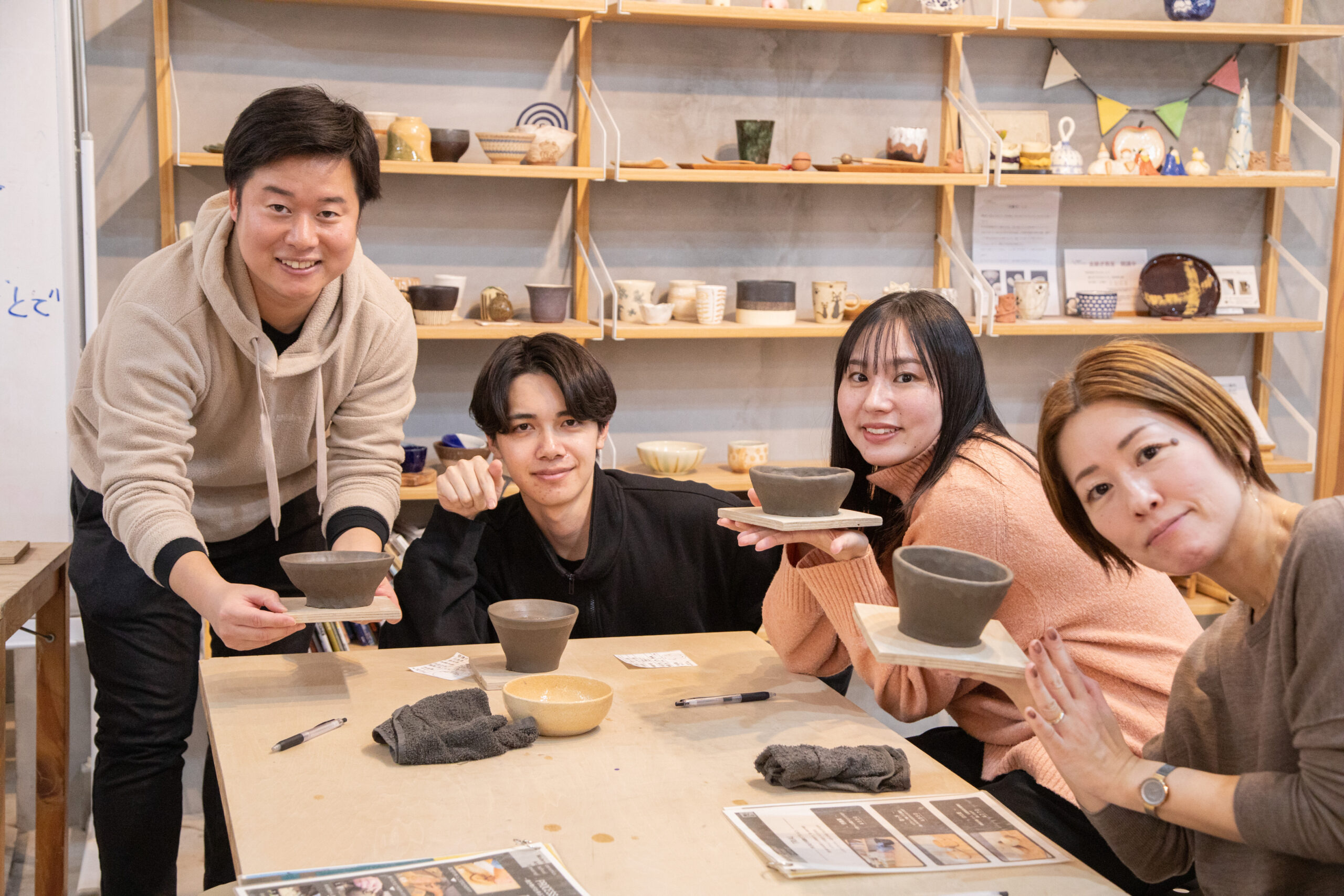 社員みんなで陶芸体験に挑戦しました!